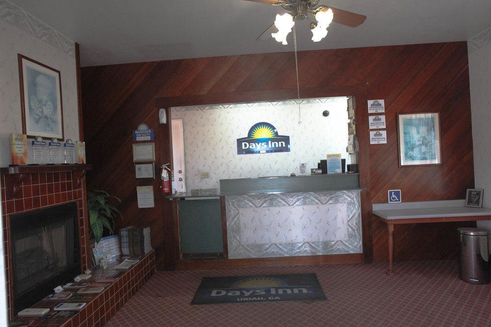 Days Inn By Wyndham Юкая Екстериор снимка